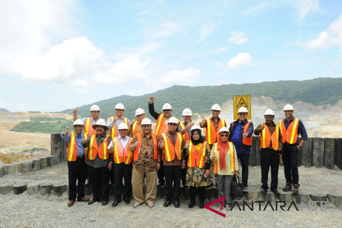 Menanti realisasikan pembangunan smelter Batu Hijau