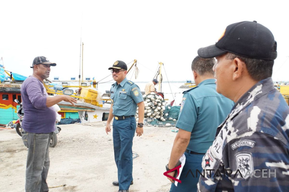 Tim Seskoal  lakukan penelitian potensi maritim di Lhokseumawe