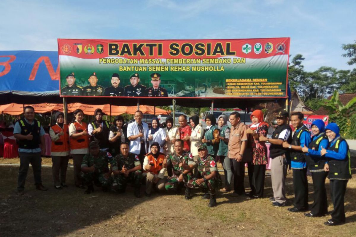 Pangdam Tinjau Pelaksanaan TMMD di Tulungagung Selatan