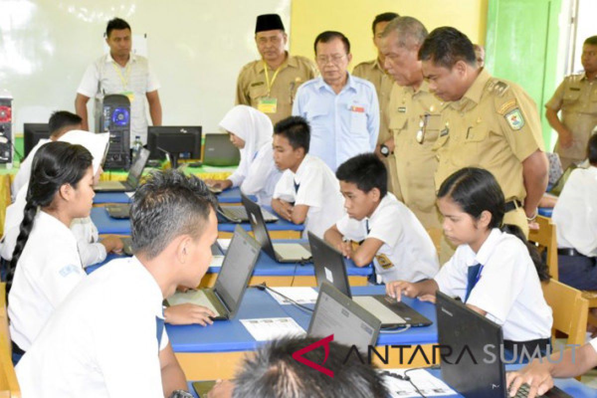 Wabup tinjau pelaksanaan ujian nasional SMP