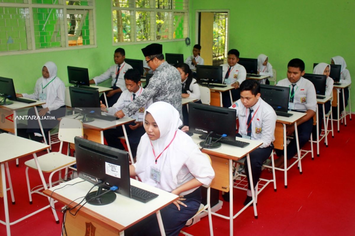 42.245 Siswa SMP/MTs di Surabaya Ikuti USBN 2018