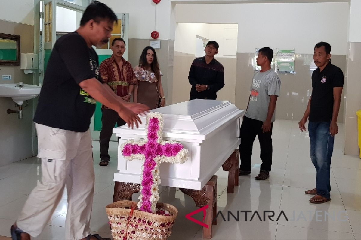 Jenazah WNA pendaki Merbabu dikremasi di Semarang