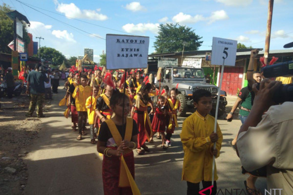 Pawai Paskah antaretnis tunjukkan keberagaman