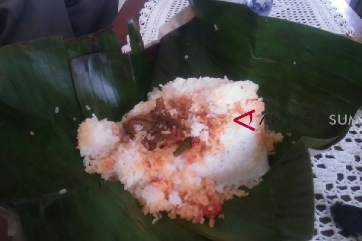Harumnya nasi ka baka khas Padang Panjang