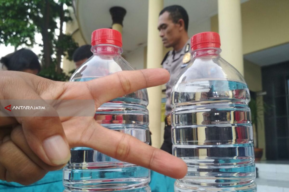 Polisi Surabaya Tangkap Dua Penjual 