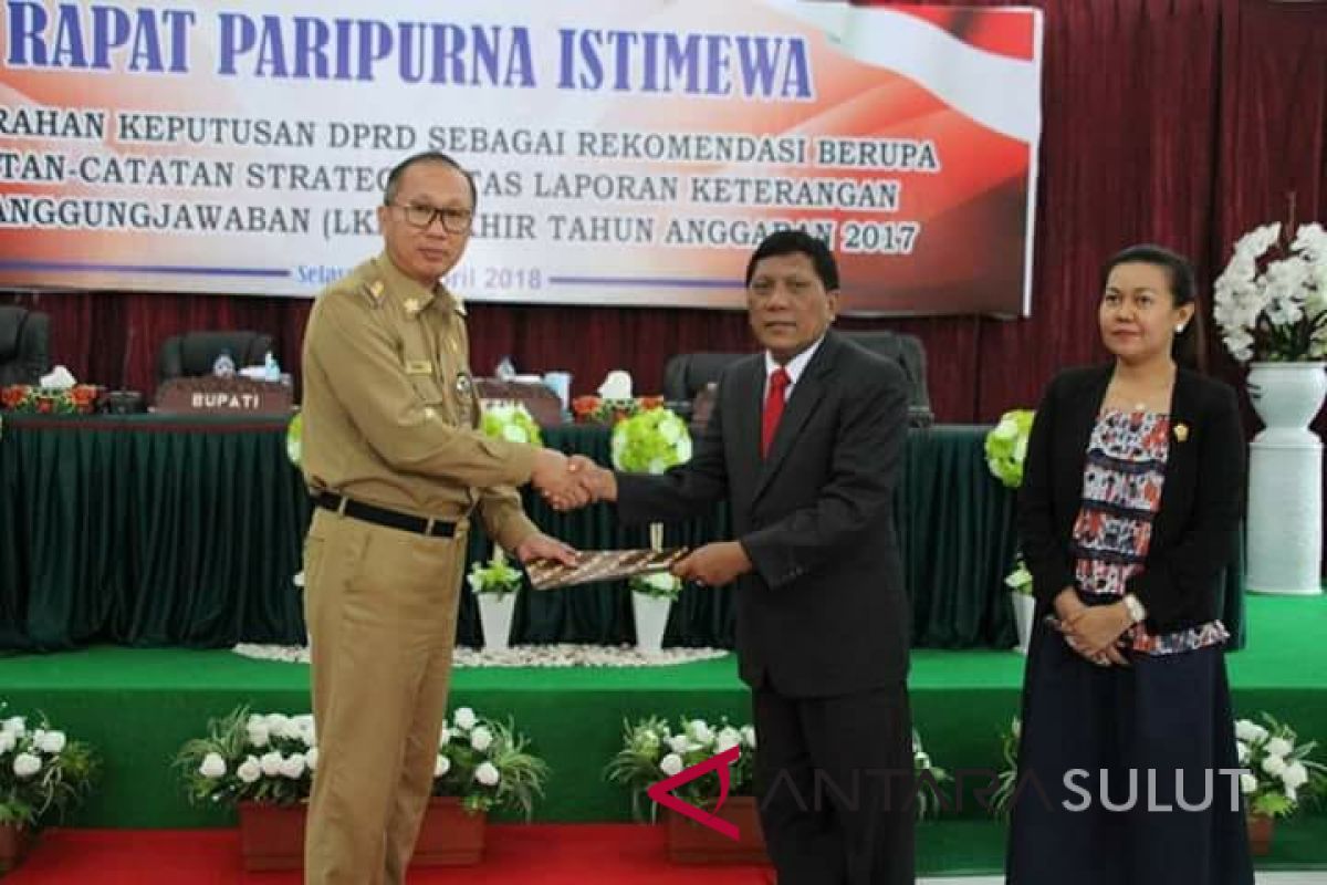 DPRD Sitaro Sampaikan Rekomendasi LKPJ Bupati 2018