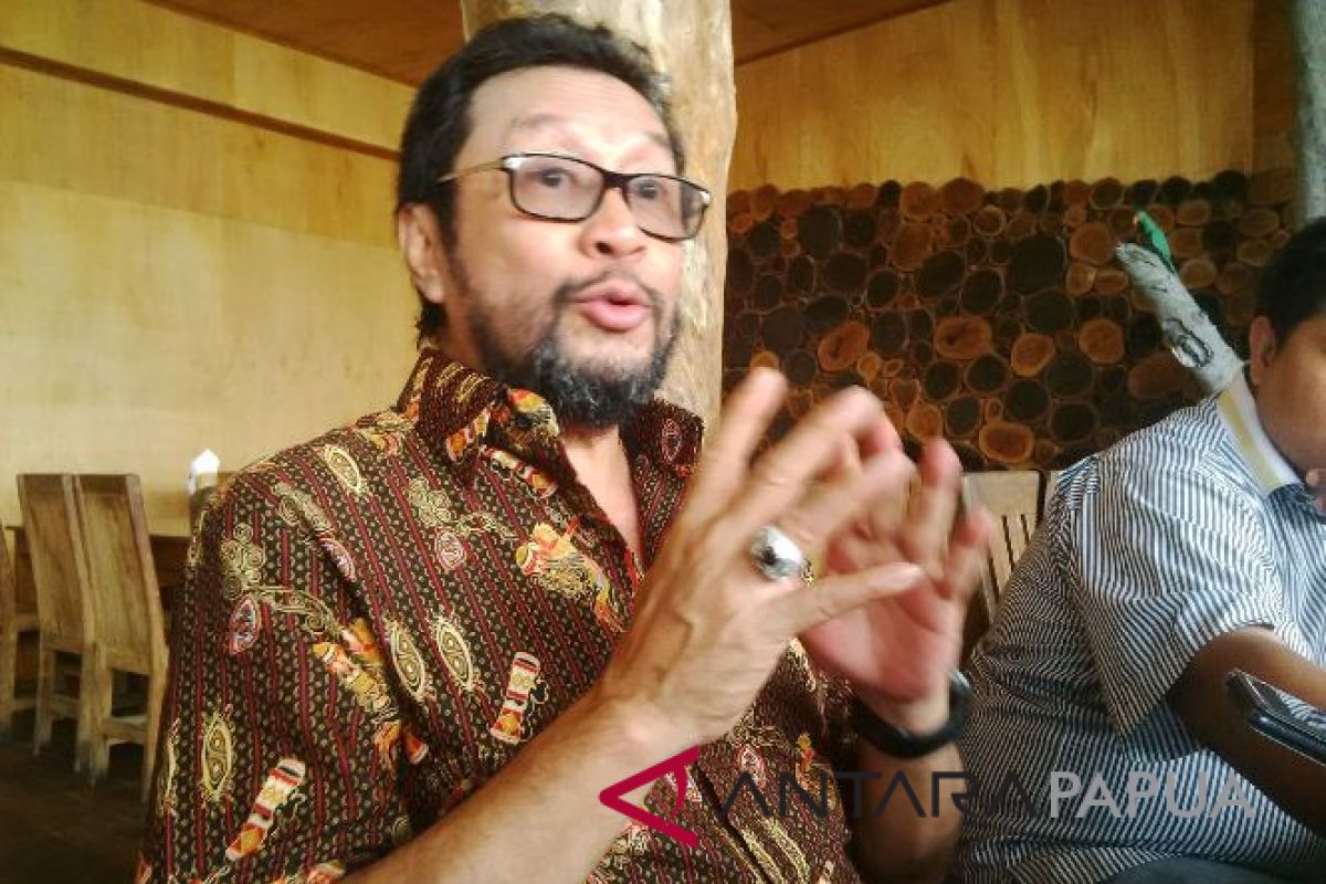 Yorrys Raweyai mendaftar sebagai calon DPD Papua