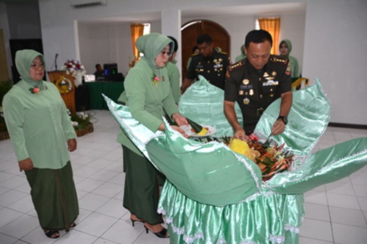 HUT Persit KCK di Korem Pantai Timur