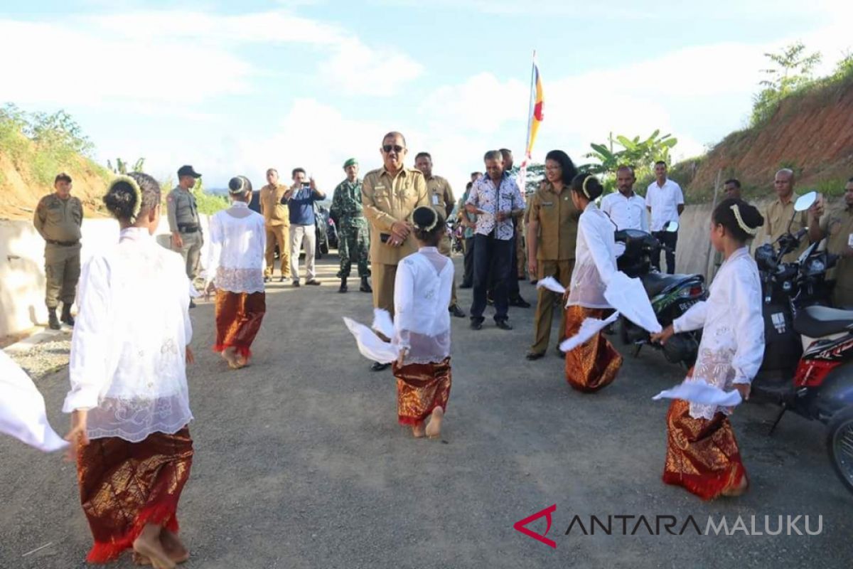 Pemkot Ambon buka akses jalan penghubung Waimahu