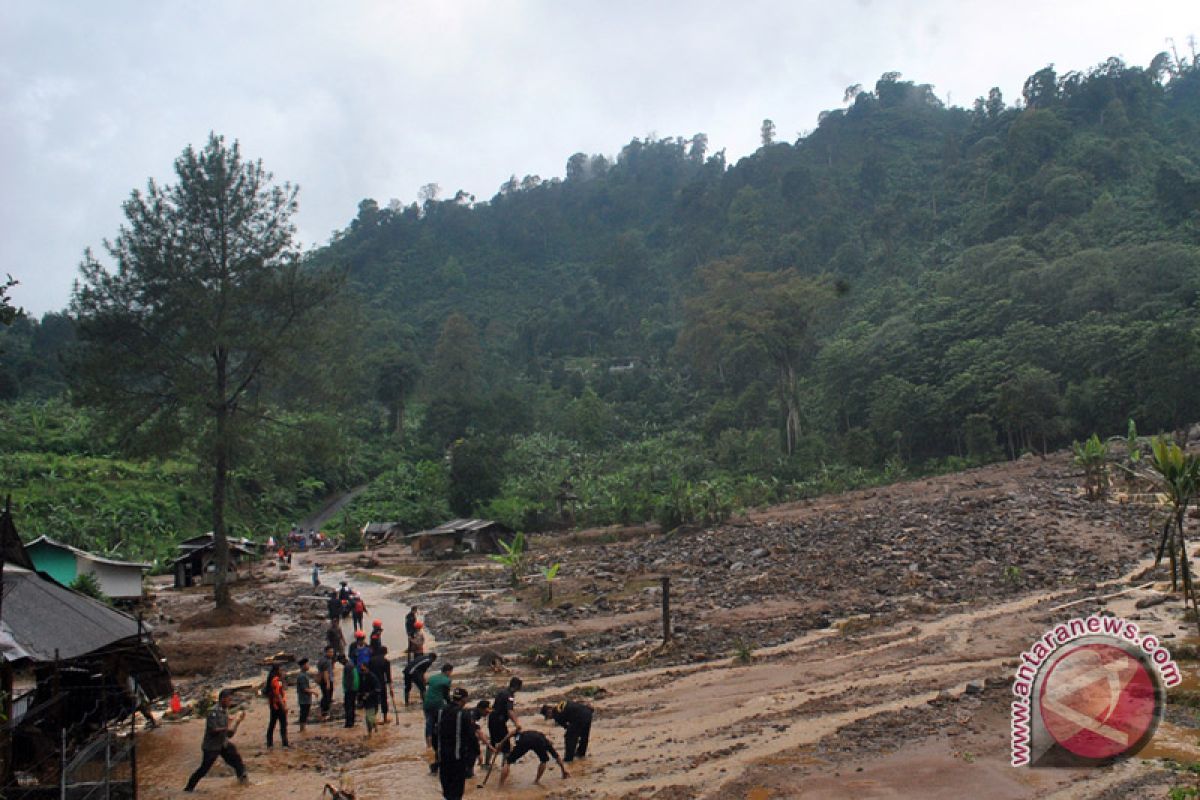 Bogor darurat banjir dan longsor hingga Mei