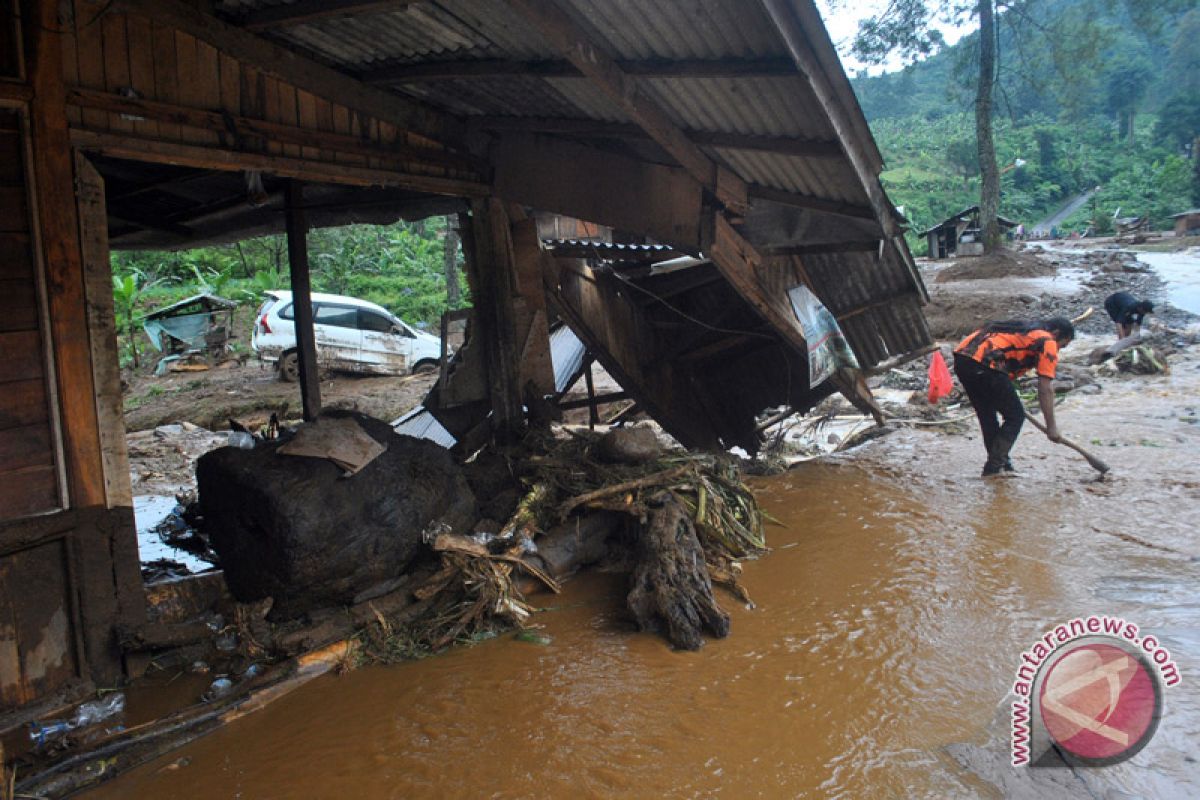 Banjir picu kematian dan perpindahan di Kenya