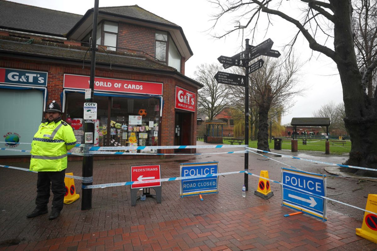 Inggris pastikan dua warganya terpapar racun syaraf Novichok