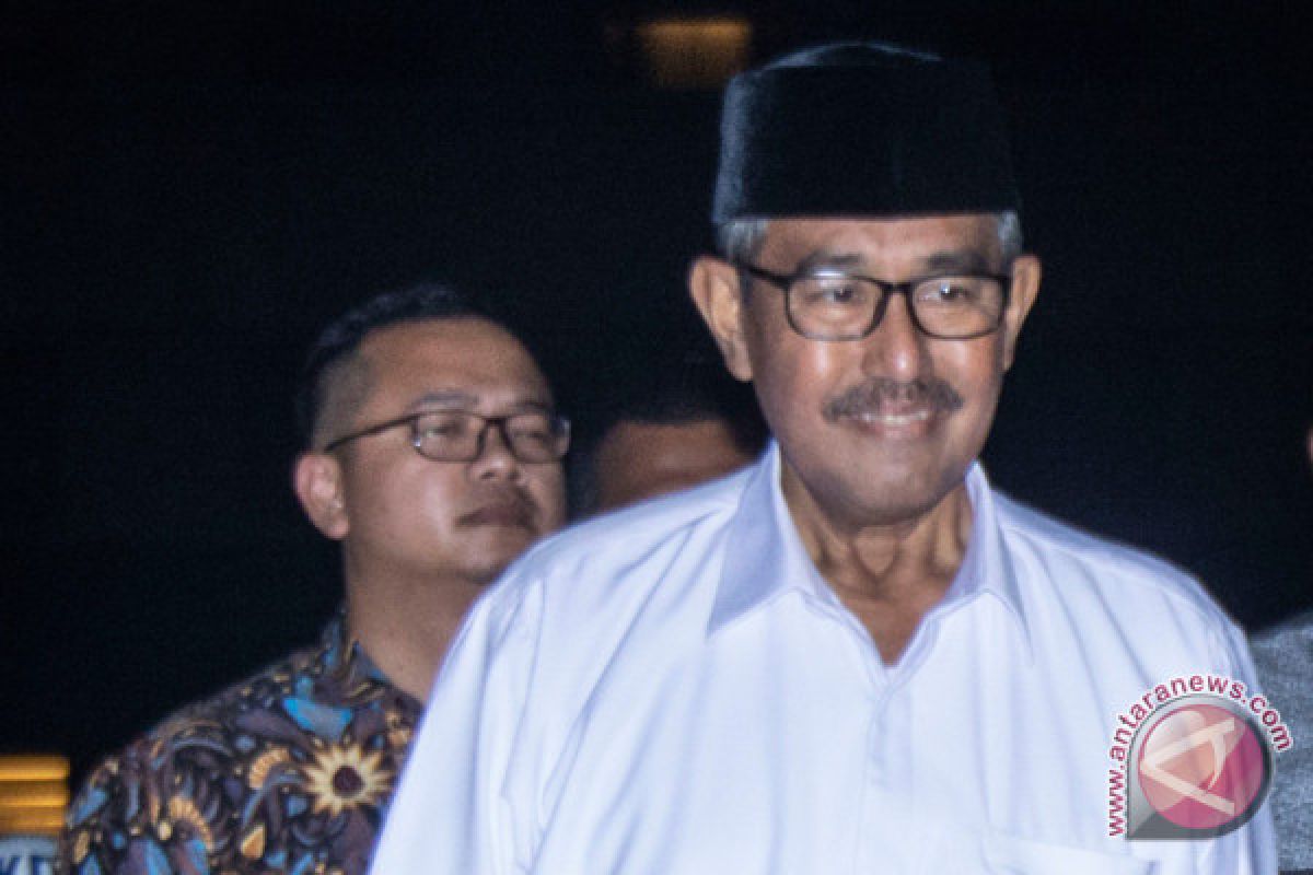 Tiga tersangka suap bupati Bandung Barat ditahan