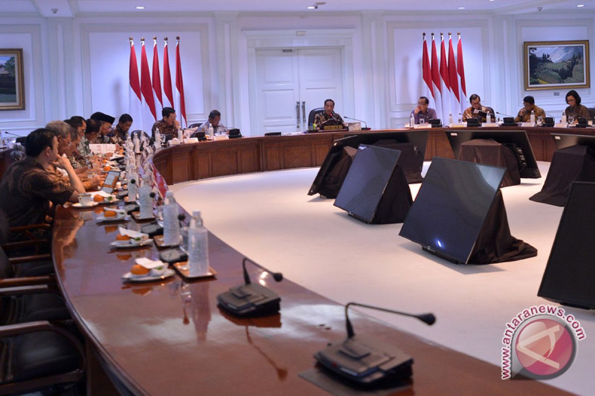 Jokowi calls for integration of national strategic projects with regional development