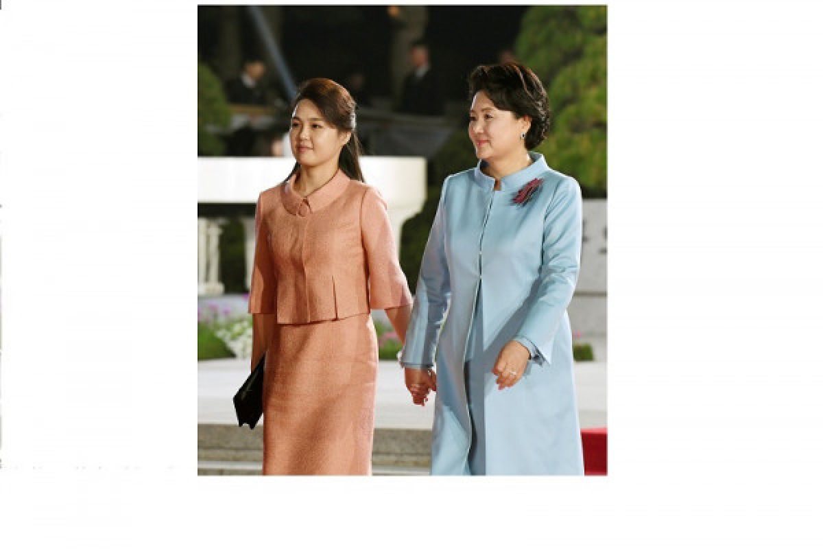Ri Sol-ju, istri Kim Jong-un, tampil sebagai Ibu Negara Korea Utara