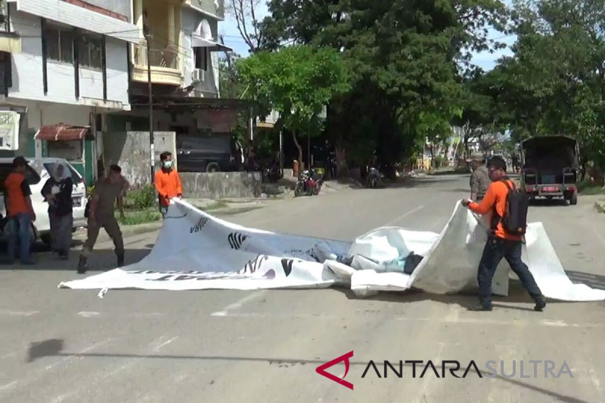 Panwas tertibkan alat peraga kampanye yang melanggar