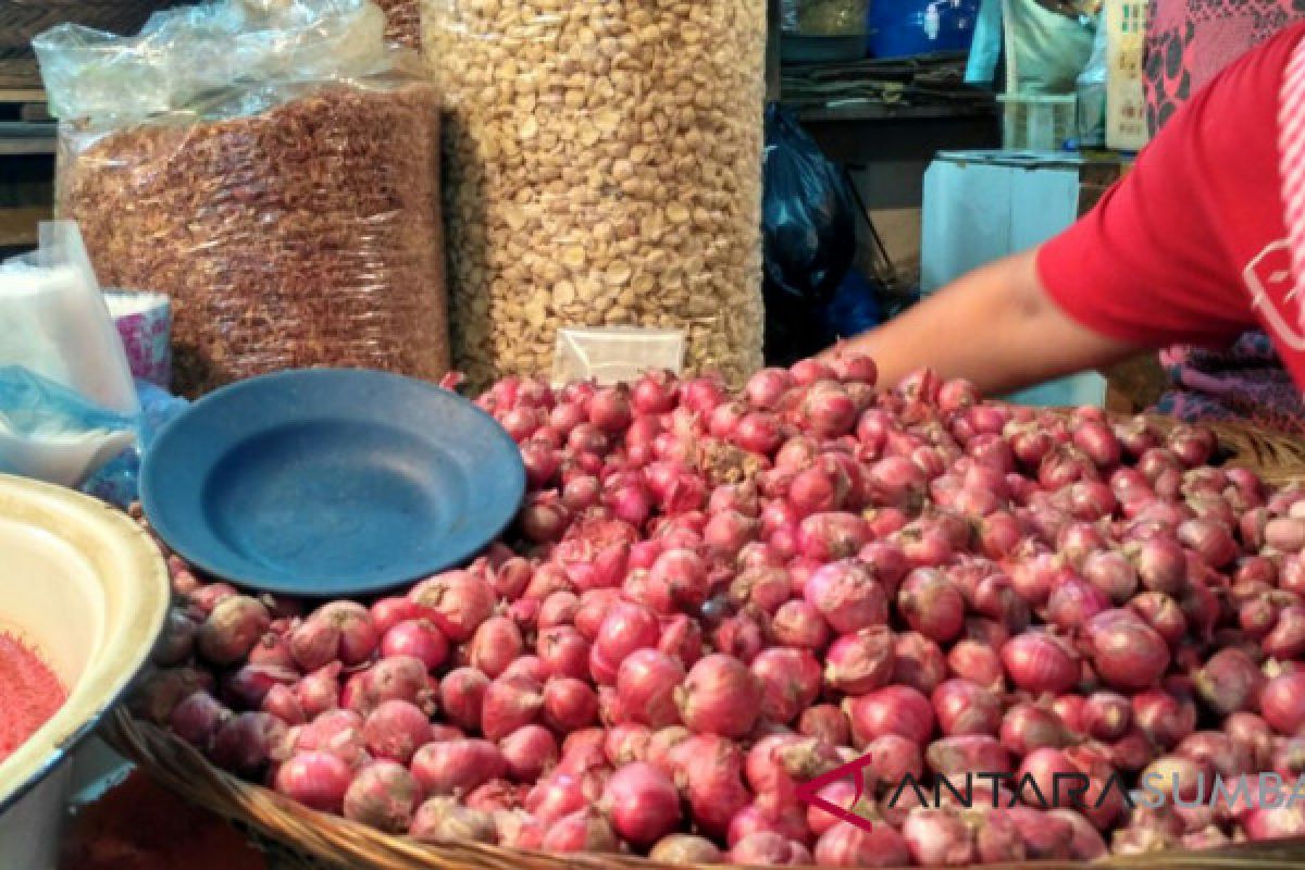 Onion Price in Padang Began To Go Down