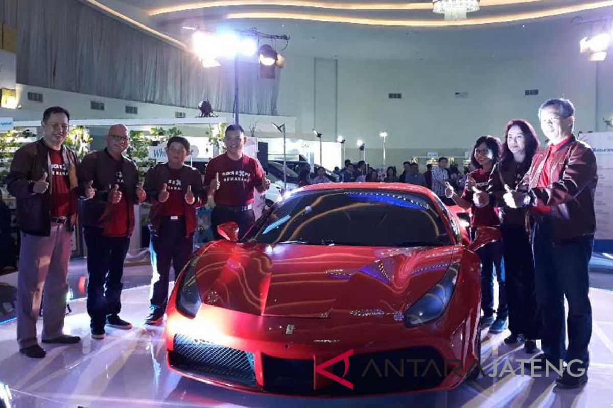 Tampil beda, BCA Expo Semarang 2018 pajang Ferrari