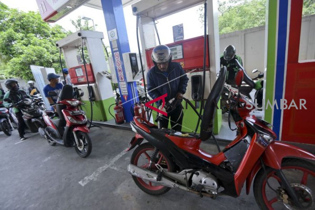 Keputusan OPEC menaikan produksi berimbas pada anjloknya harga minyak