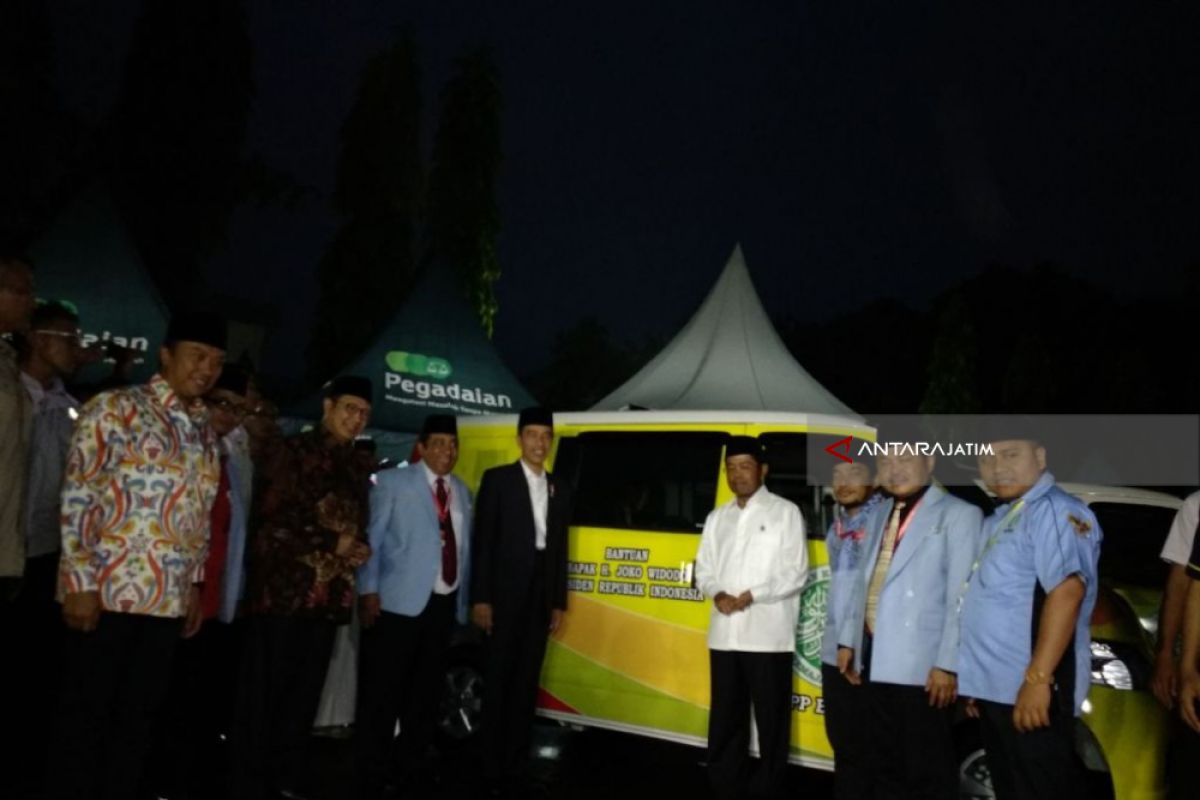 Jokowi: 40 Mobil untuk Pemeliharaan Masjid (Video)