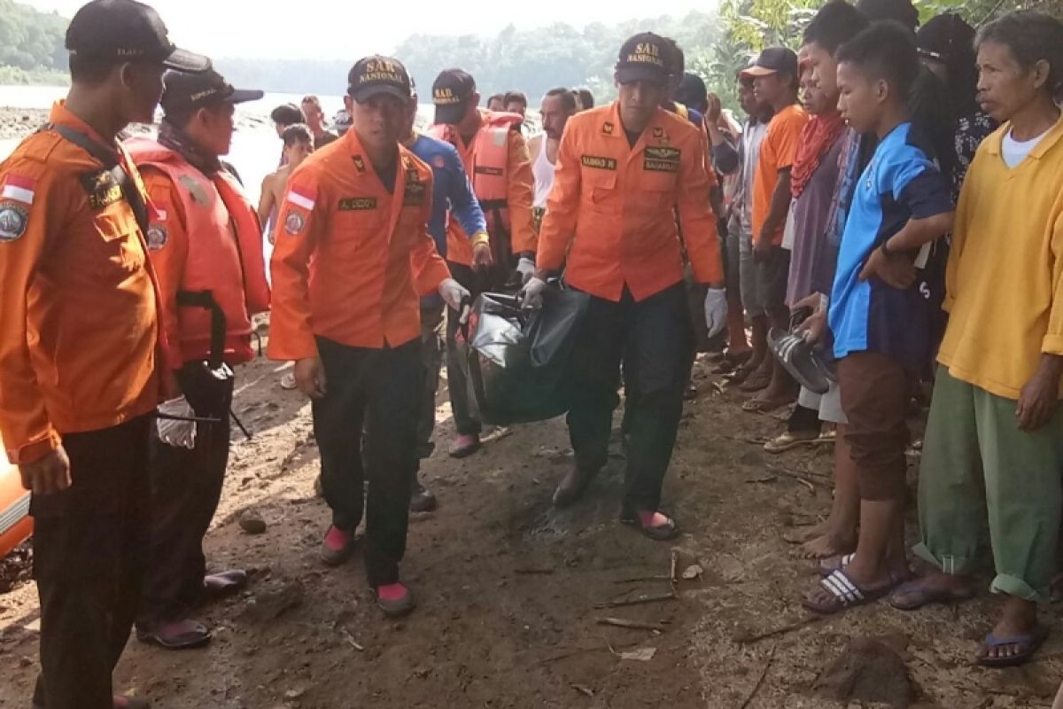 Tim SAR evakuasi korban tenggelam di Sungai Serayu