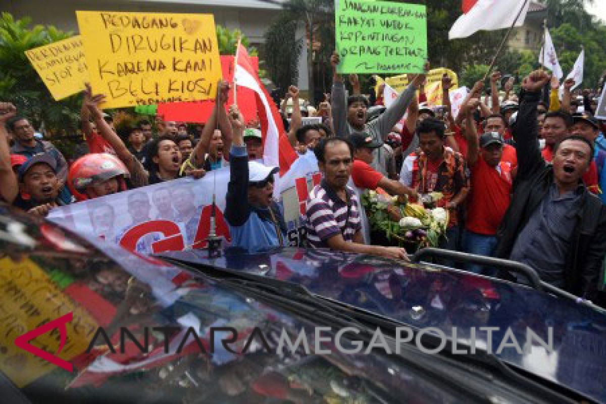 Pedagang Pasar Kemiri Muka tolak eksekusi lahan