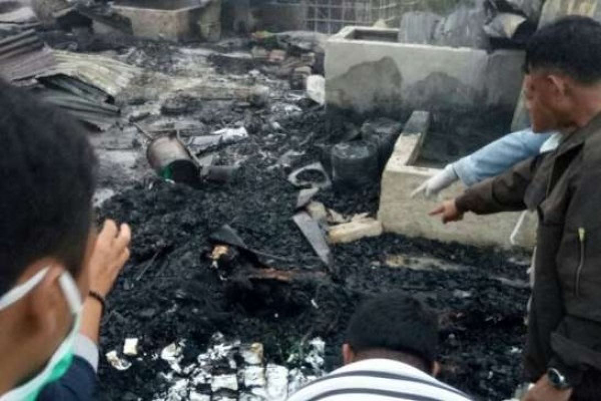 Diduga Dibakar, 4 Tewas Dalam Kebakaran Toko Kolontong Kecamatan Pekaitan Rohil