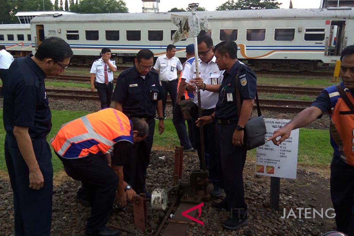 Dirut KAI cek jalur rel lintas selatan (VIDEO)