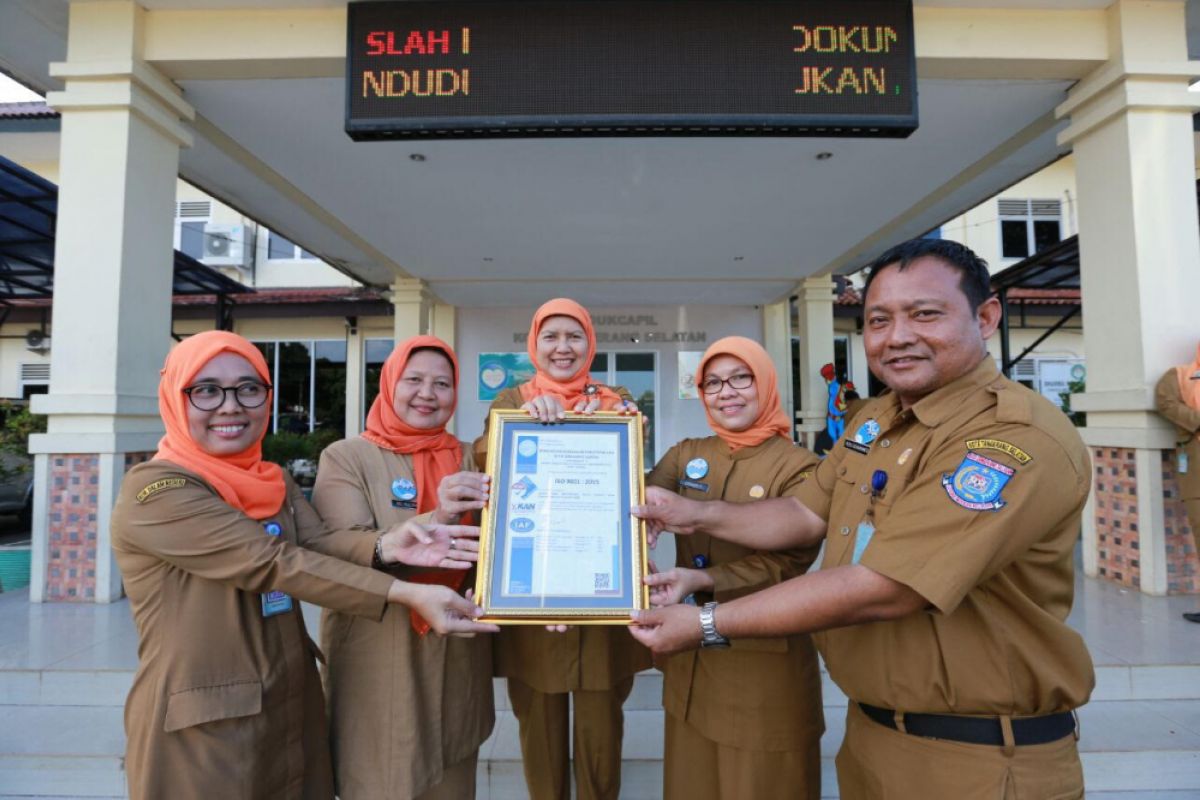 Disdukcapil Tangsel Kembali Raih Penghargaan ISO