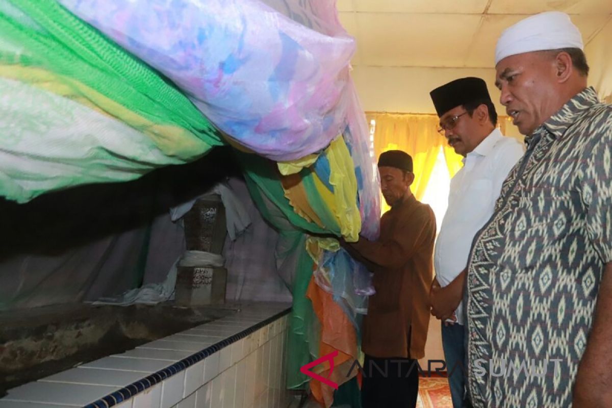 Djarot ziarahi Makam Syeikh Silau Laut