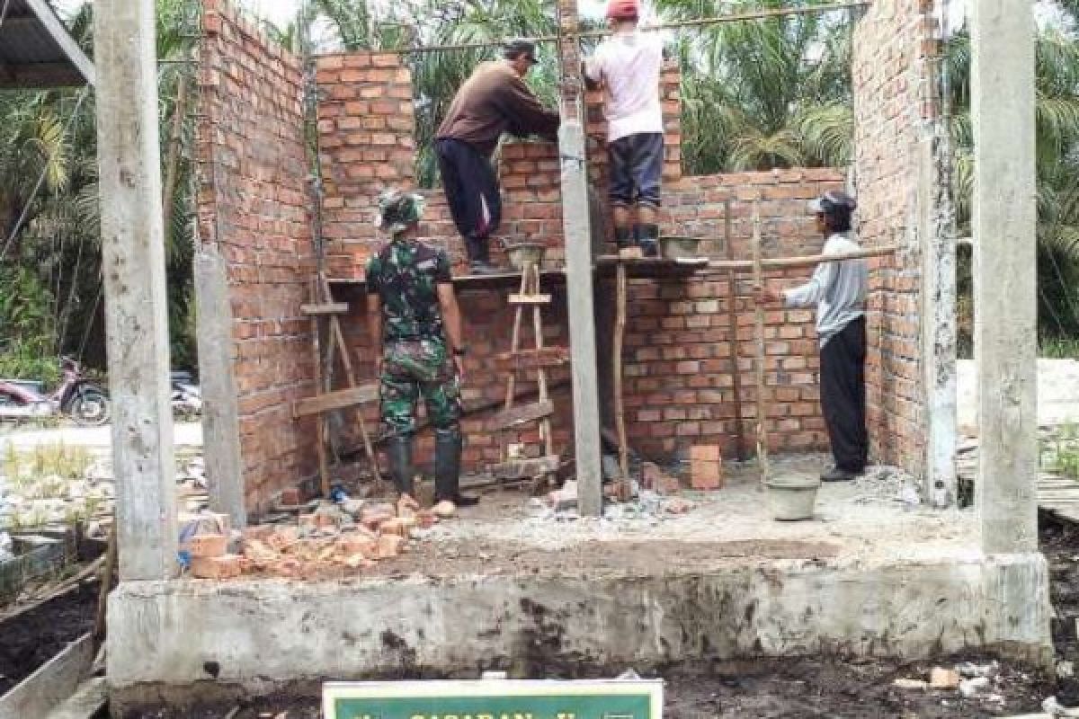 Fasilitas MCK Jadi Sasaran Kegiatan Pembangunan TMMD ke-101 di Inhil