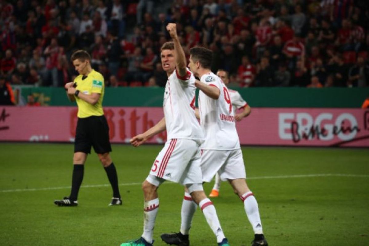 Libas Schalke 1-0, Eintracht tantang Bayern di final Piala Jerman