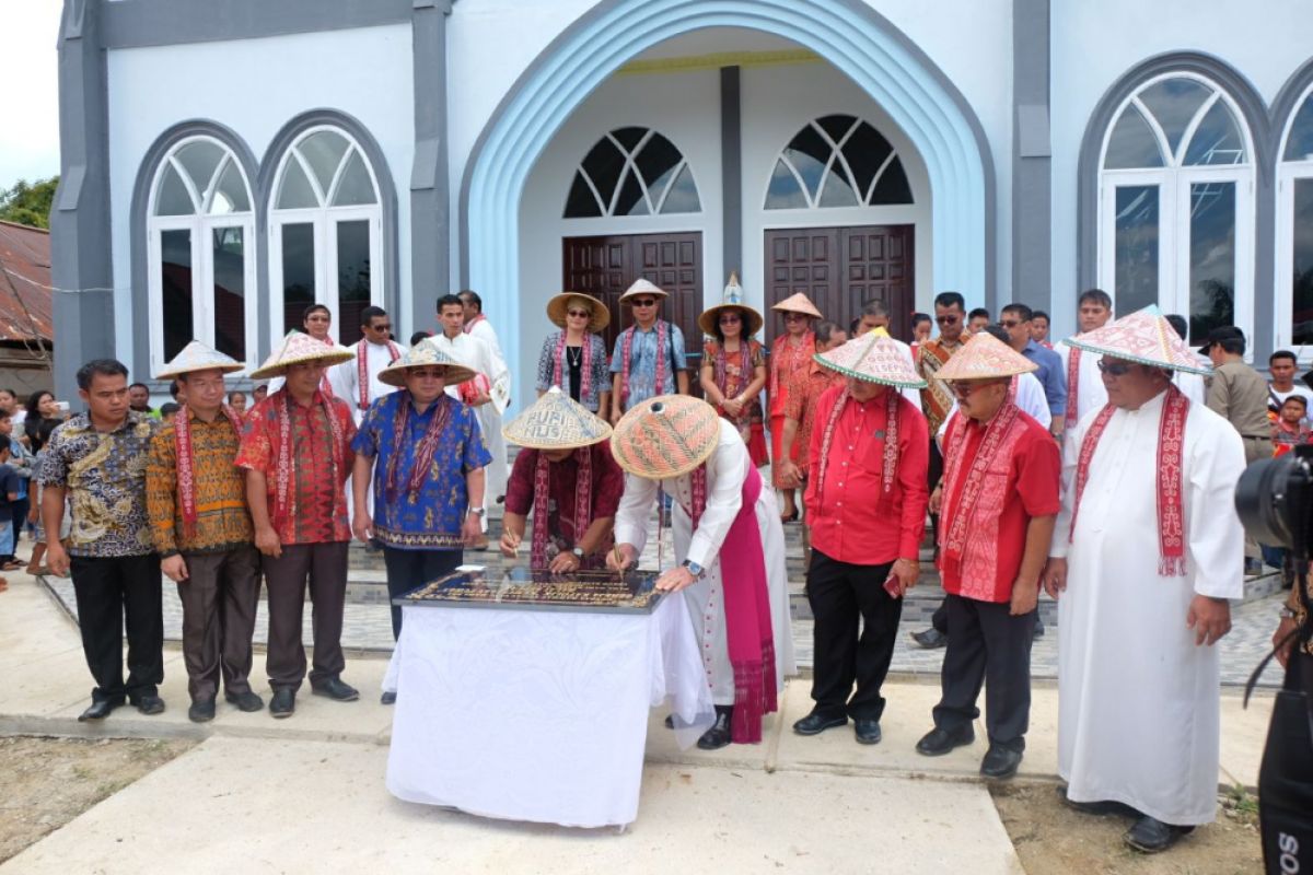 Gereja Katolik Kemuliaan Tuhan Balai Sepuak diresmikan