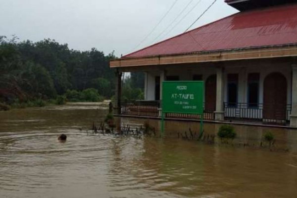 Hujan Sejak Dini Hari, 2 Desa di Kampar Terendam Banjir