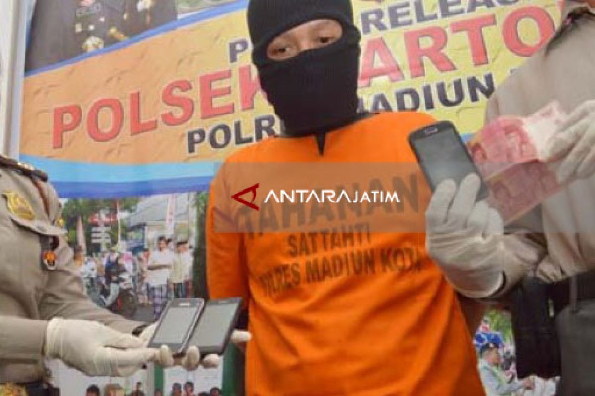 Polres Ponorogo Tangkap Pejudi Togel Gunakan `Handphone`
