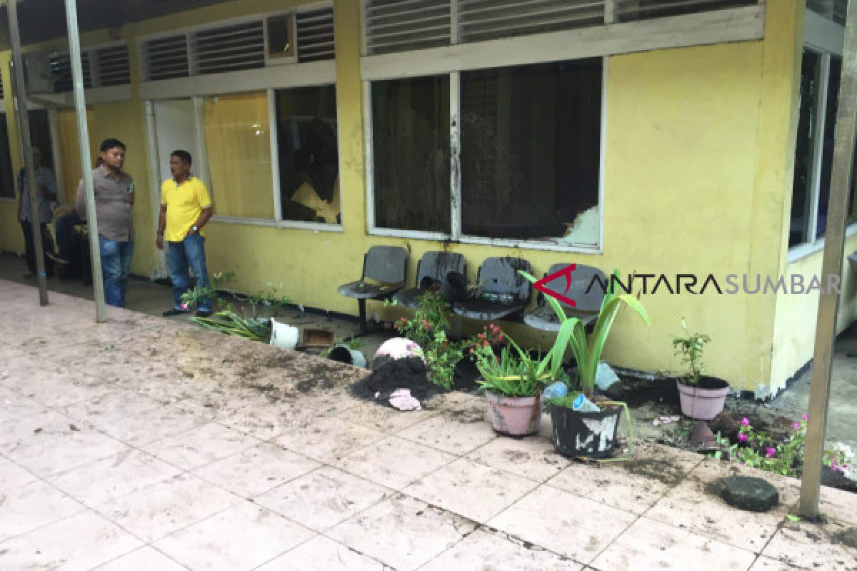 Kantor Golkar Sumbar dirusak kadernya sendiri (video)