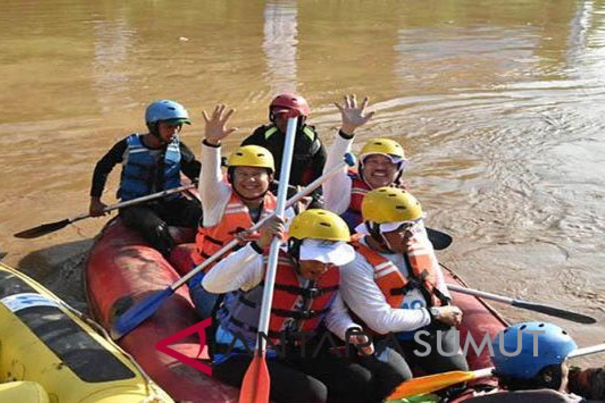 Dirut Inalum ikut bersih-bersih Sungai Ciliwung