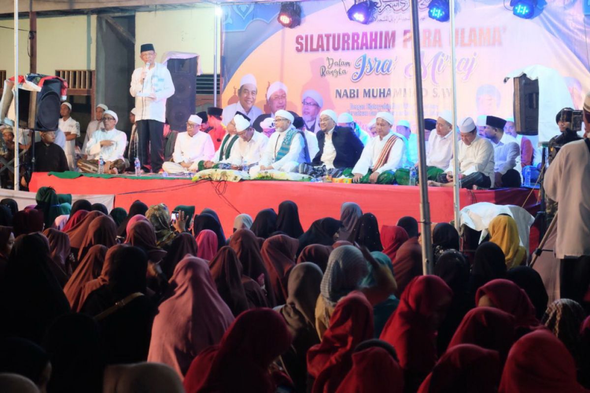 Sutarmidji hadiri Isra' Mi'raj di Siantan Hilir