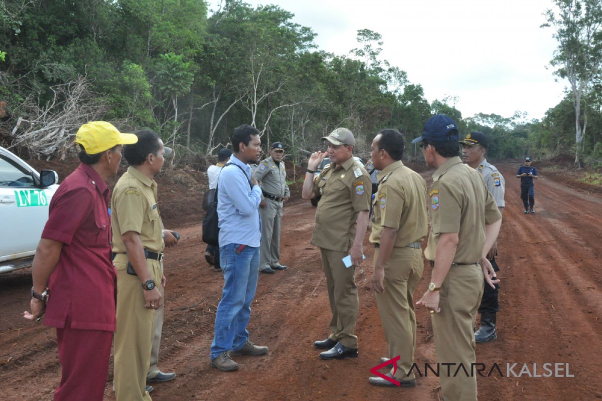 Kotabaru bangun jalan antarkecamatan di perbatasan