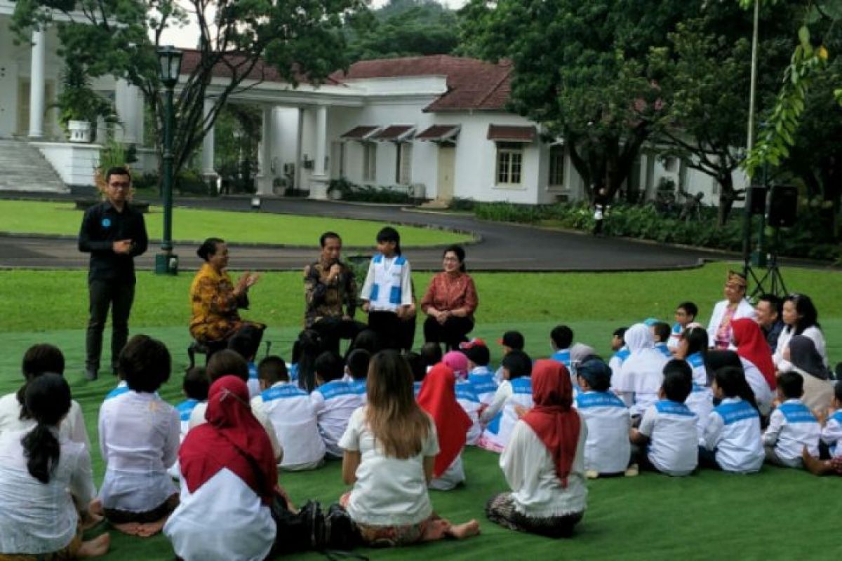 Presiden Jokowi bersilaturahim dengan Yayasan Kanker Anak Indonesia