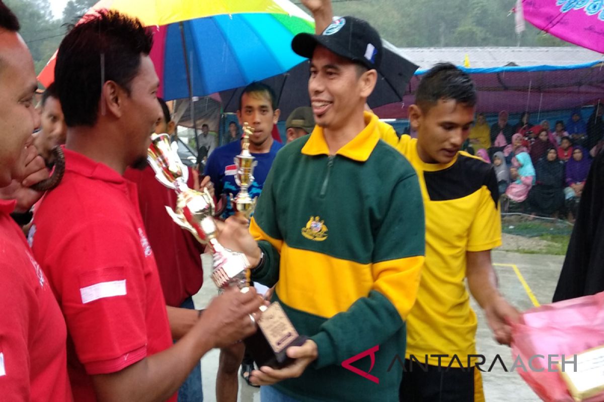 Tragong juara turnamen voli Aceh Tengah