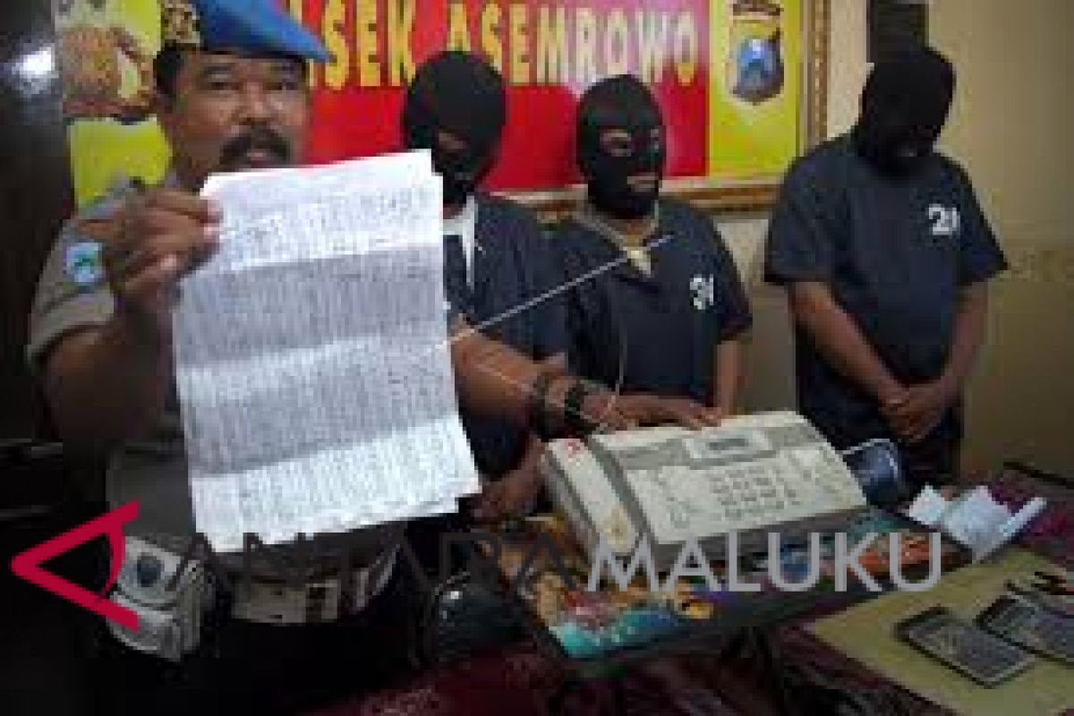 Polisi bekuk tiga bandar judi togel