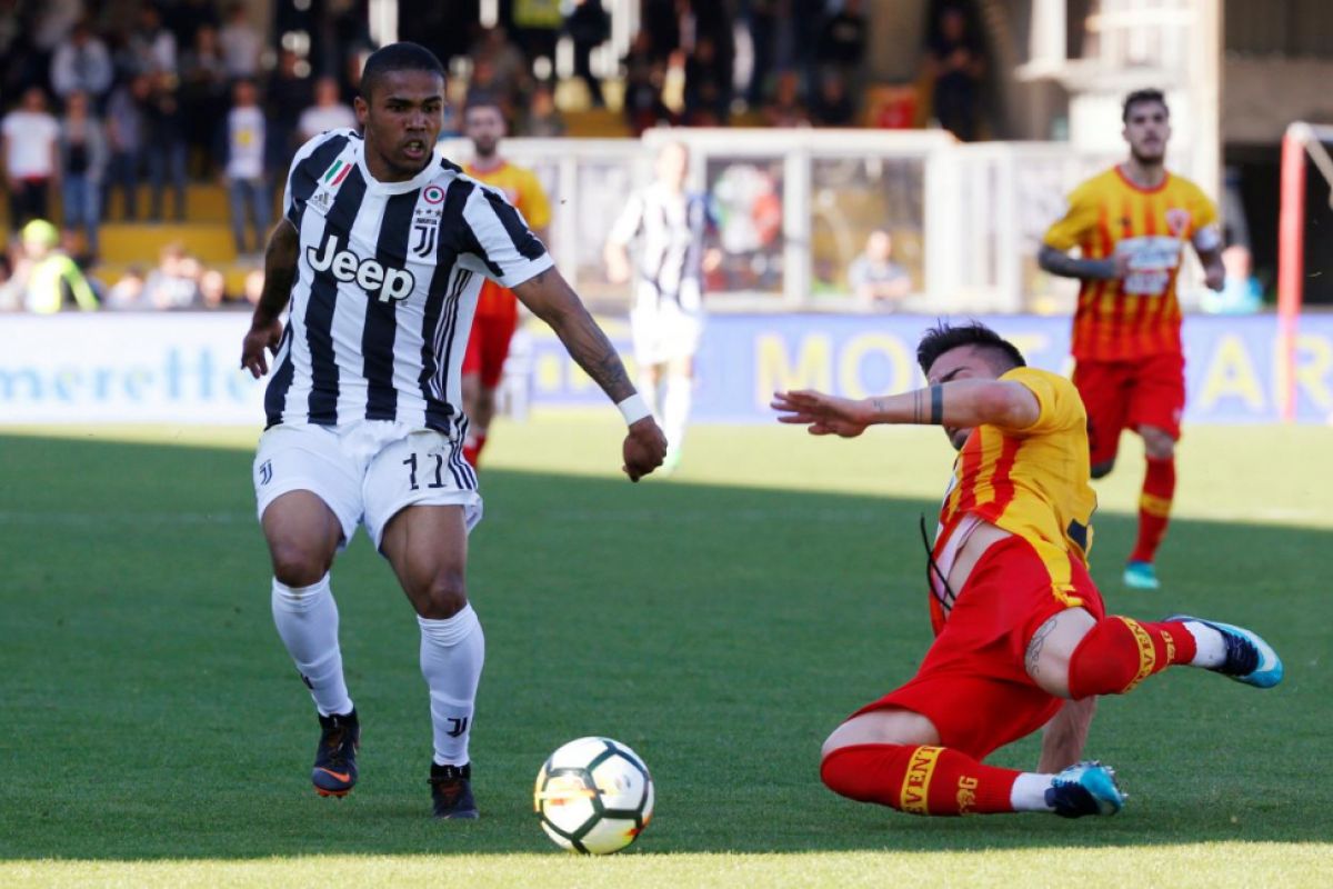 Dua penalti bantu Juventus tundukkan Benevento