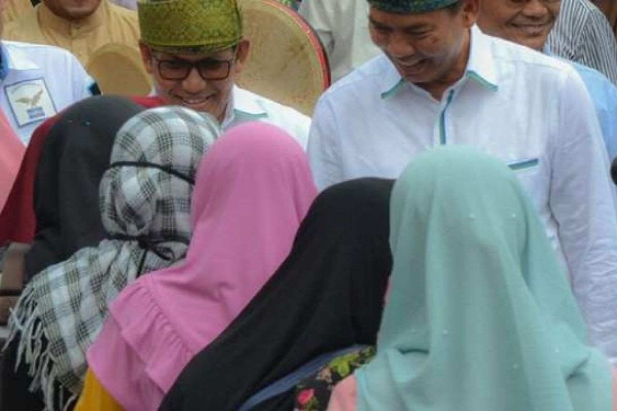 Kampanye di Duri, Pasangan Firdaus-Rusli Disukai Ibu-ibu? Ini Ceritanya