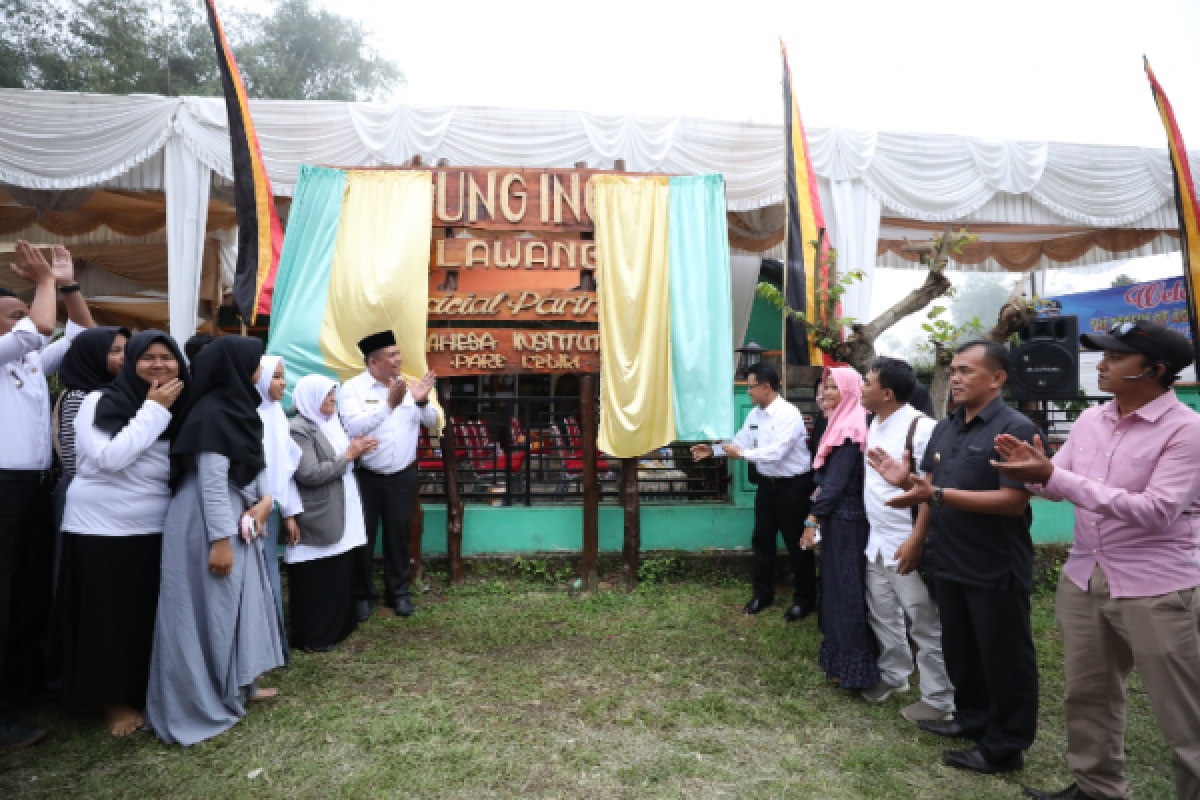 Inilah kampung Inggris Nagari Lawang yang baru diresmikan bupati Indra Catri