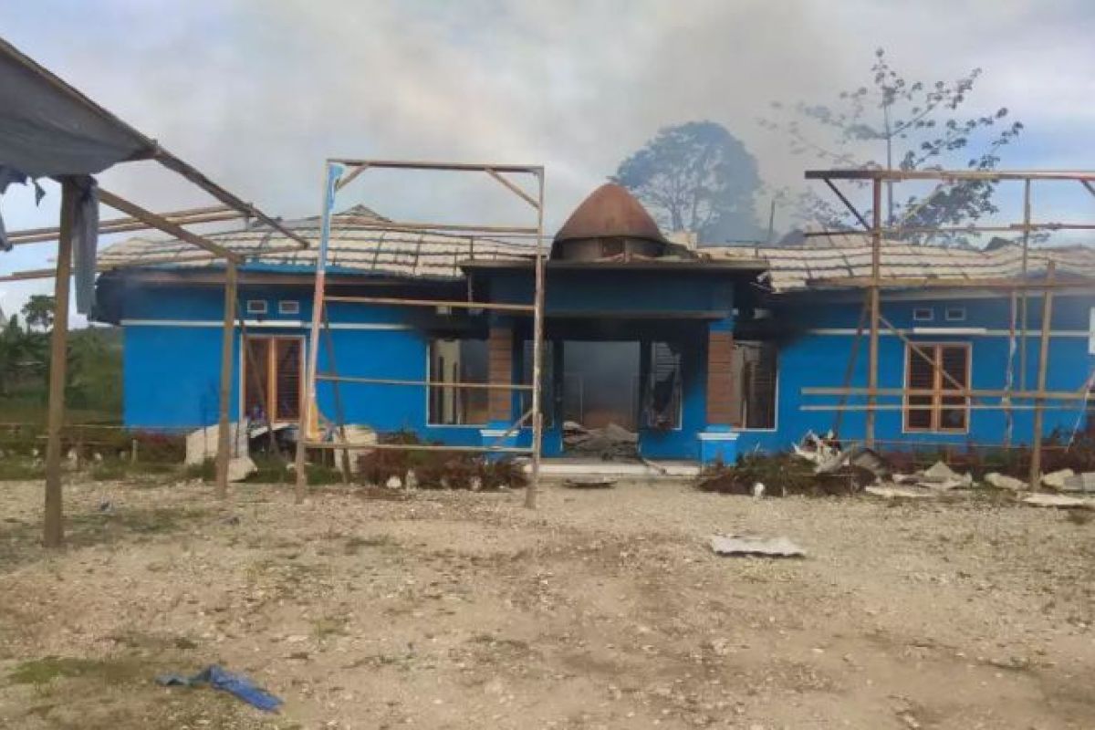 Kantor KPU dan Panwaslu Mamberamo Tengah terbakar