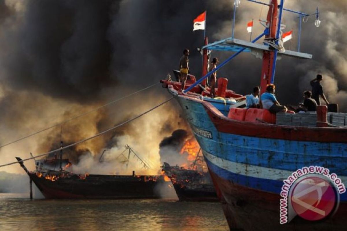 Kapal titipan BNN terbakar di Lhokseumawe