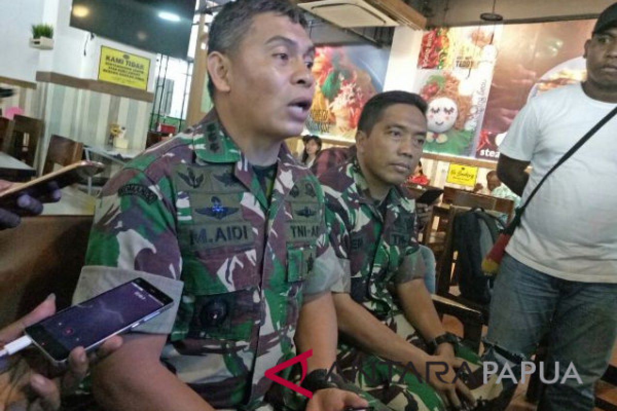 Prajurit TNI korban baku tembak dengan KKB dievakuasi ke Timika