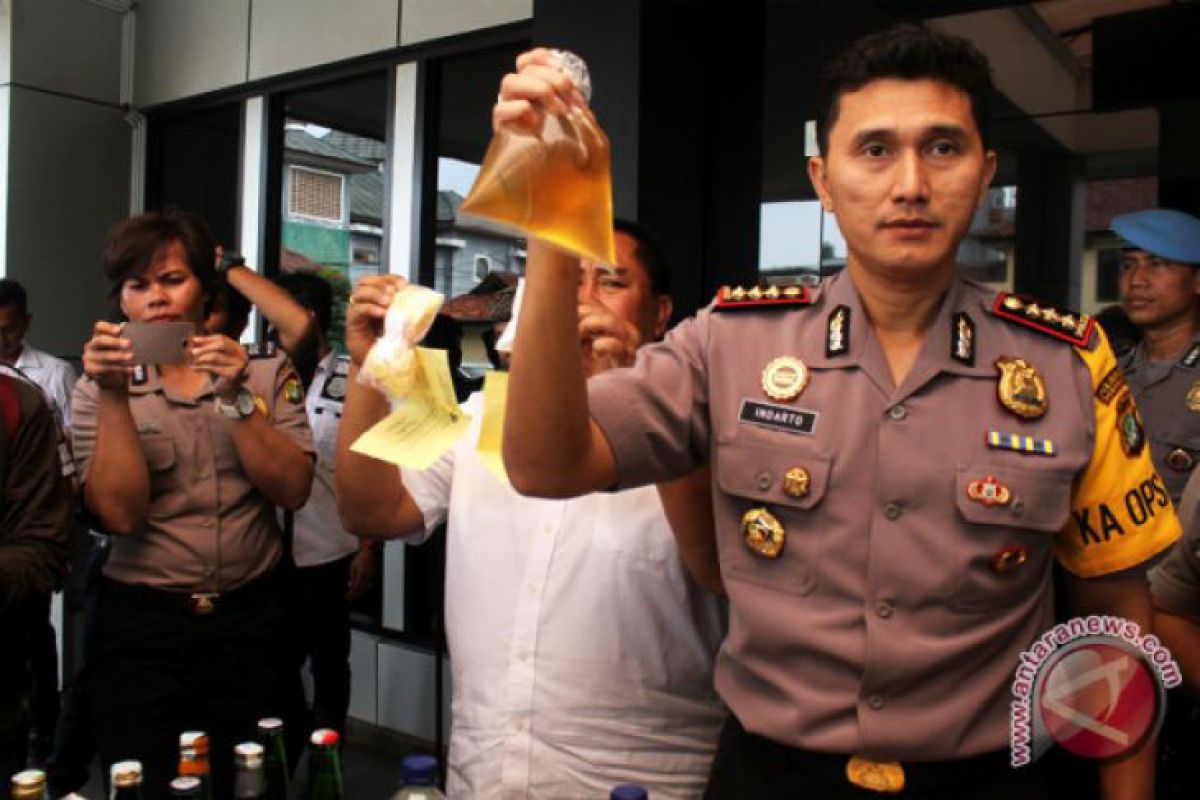 Kata polisi minuman keras oplosan mengandung zat mematikan