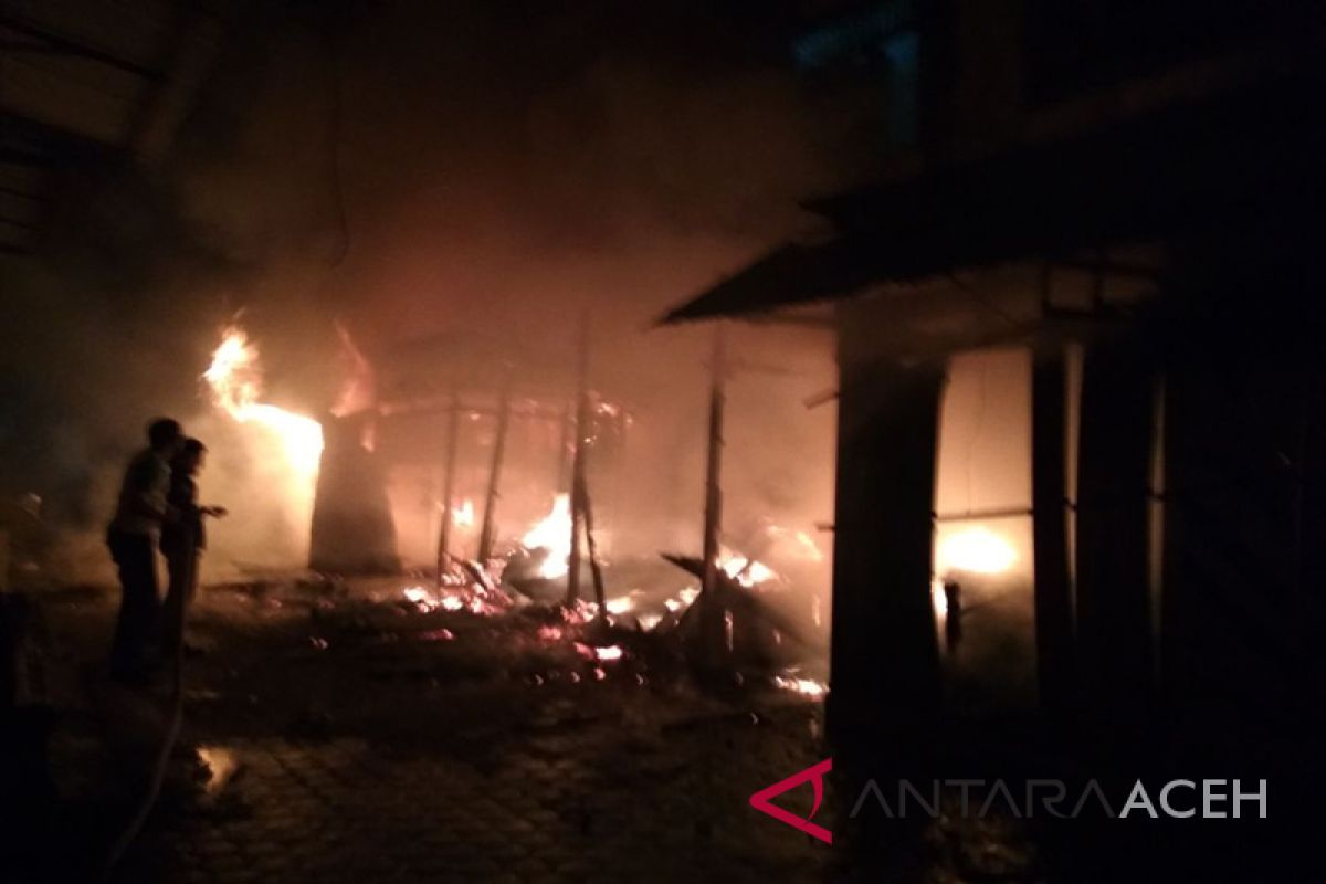 Delapan kios terbakar di Pasar Langsa